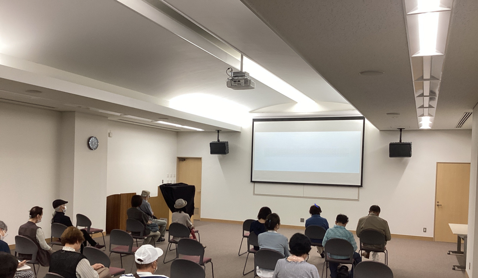 としょかん映画会